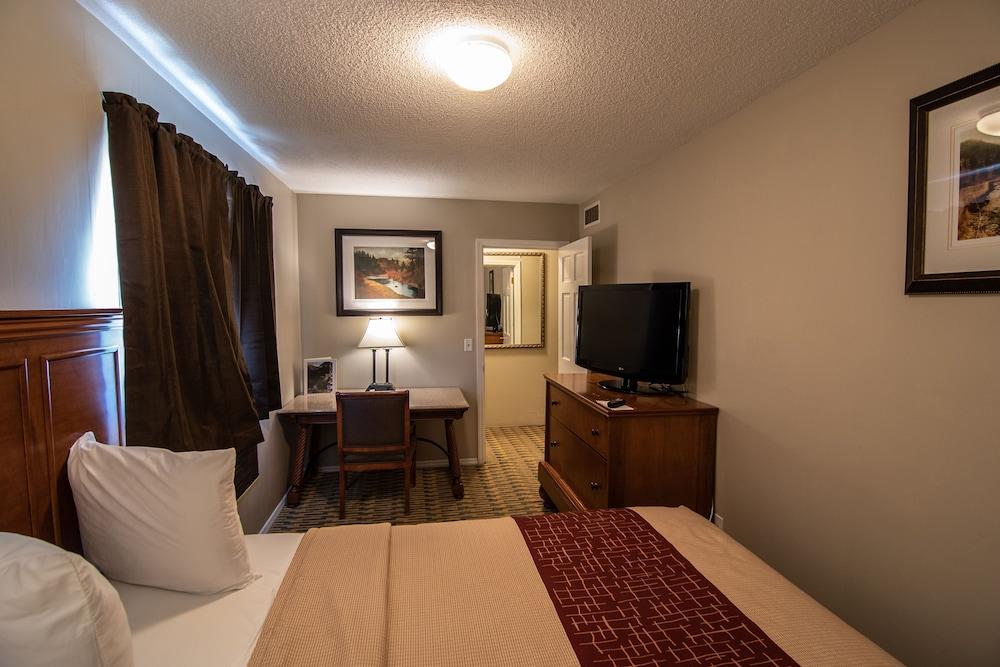 The Crow Peak Lodge photo 23