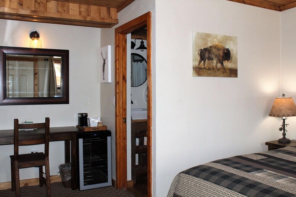 Elkhorn Cabins And Inn photo 39