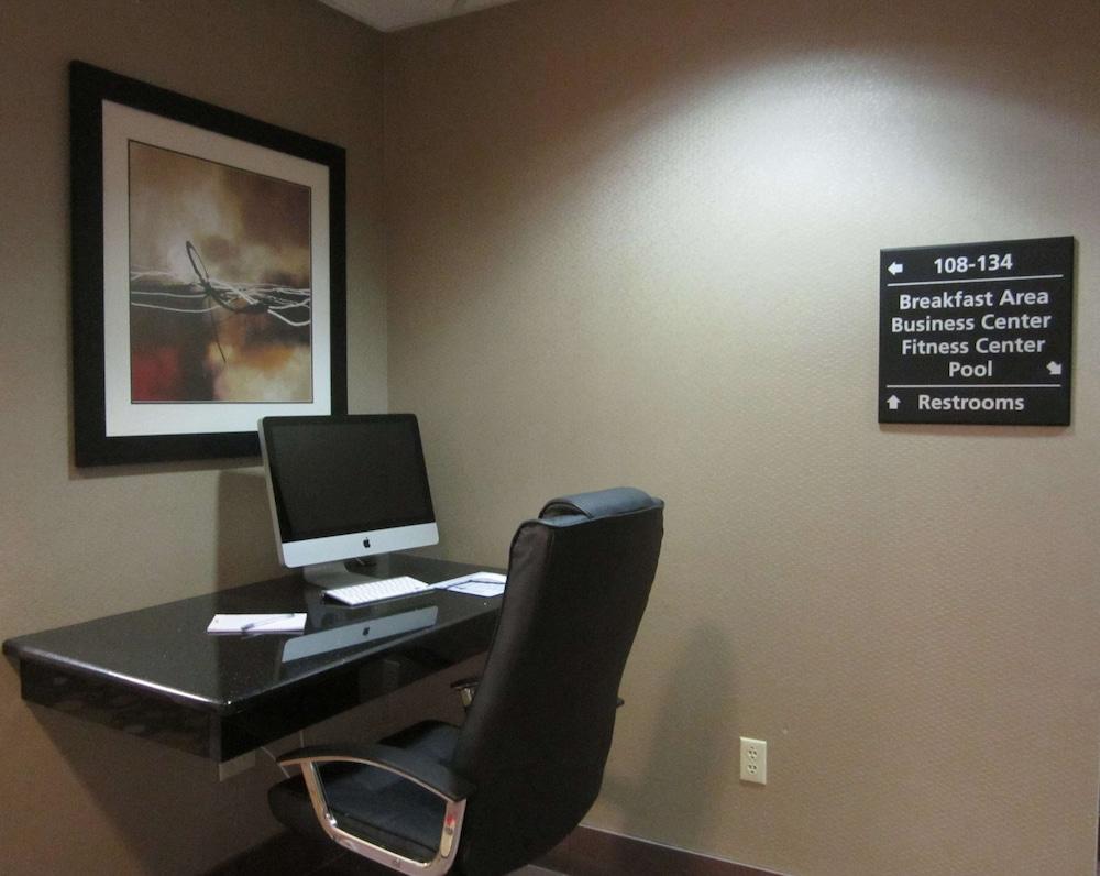 Hampton Inn Fort Myers-Airport & I-75 photo 48