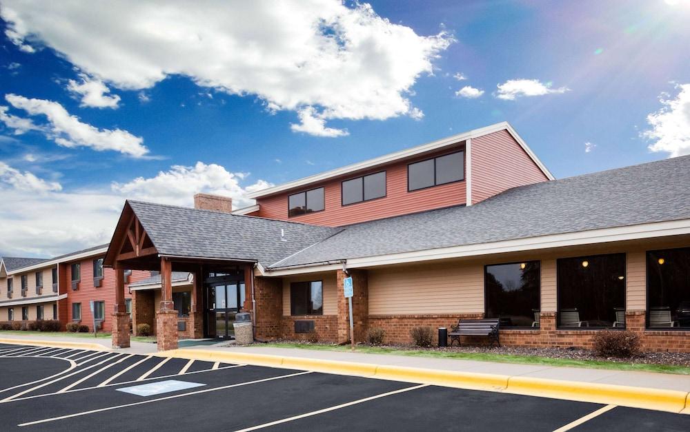 AmericInn by Wyndham Mora photo 1