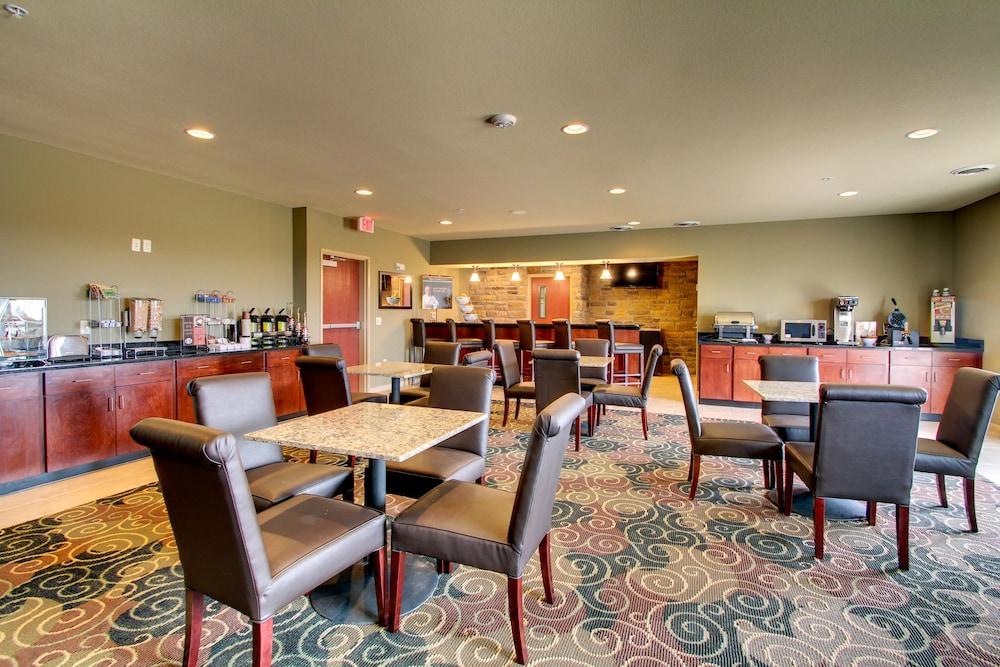 Stanton Inn & Suites photo 51