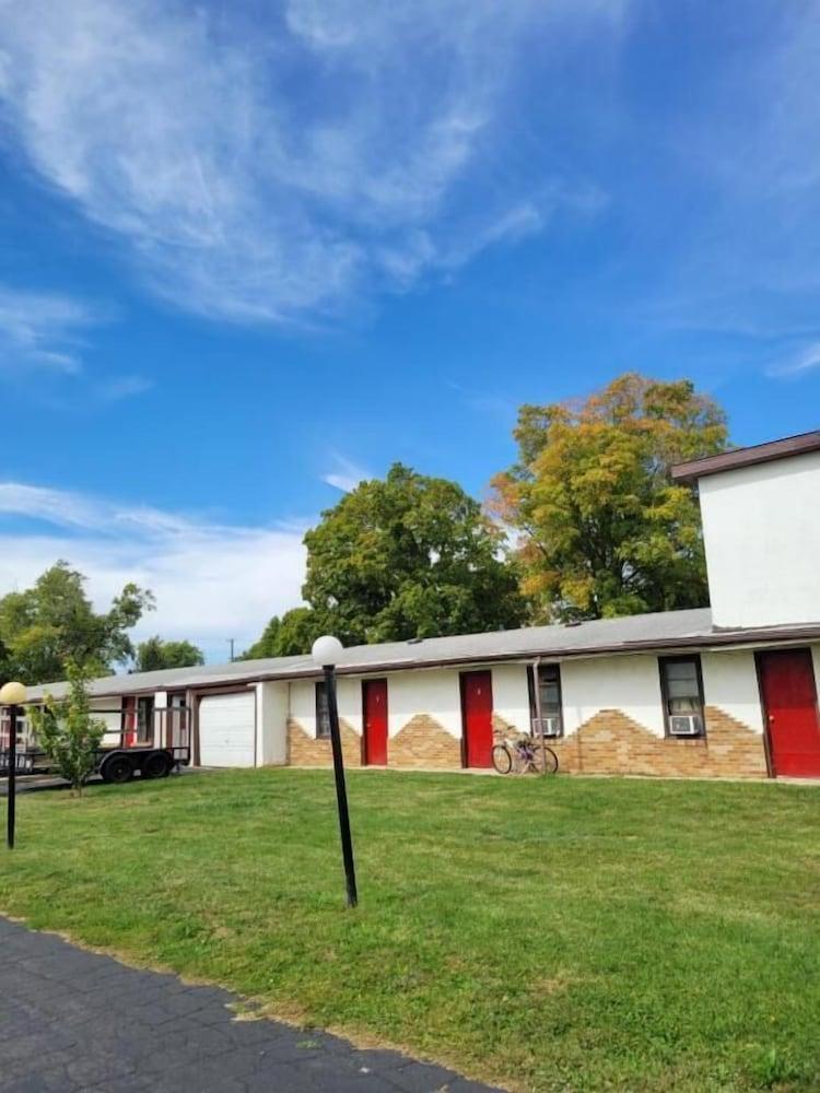 Daniel's Motel photo 14