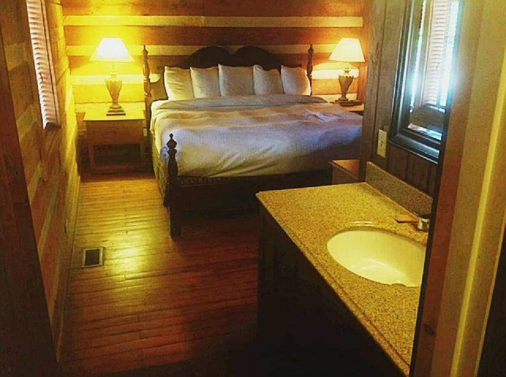 The Smokehouse Lodge and Cabins photo 17