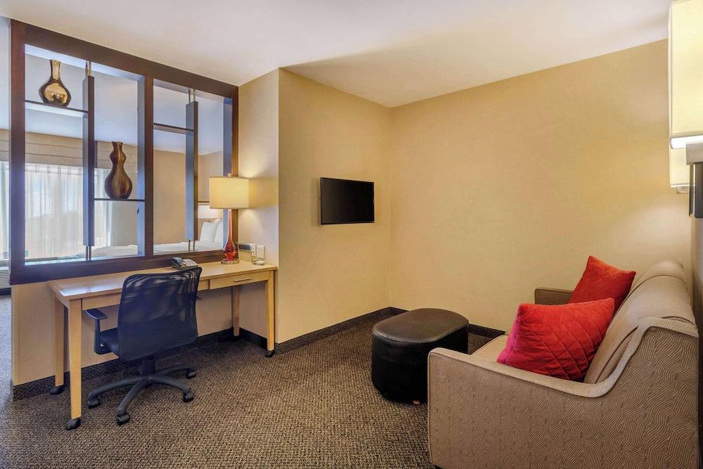 SpringHill Suites by Marriott Fort Collins photo 23
