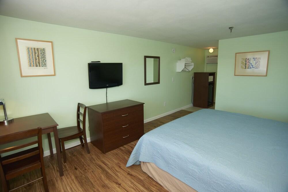 Marguerite Motel photo 23