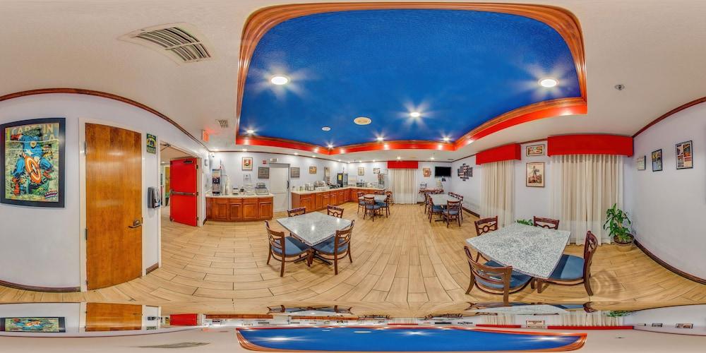 Hometown Inn photo 56