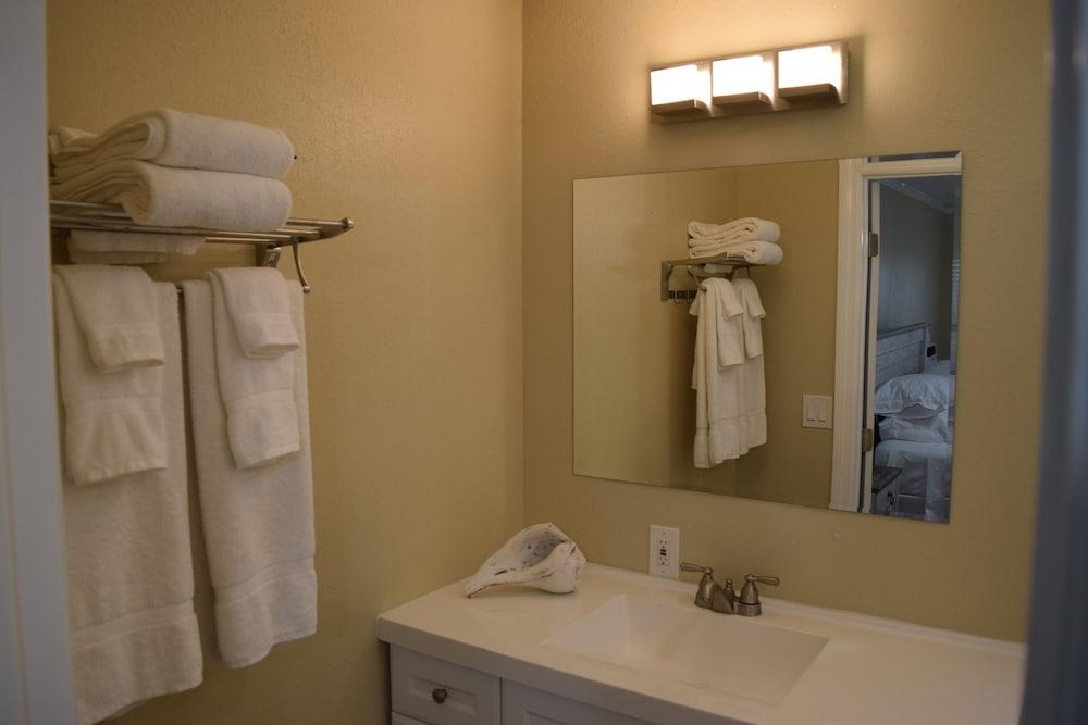 Caribbean Shores Waterfront Resort photo 41
