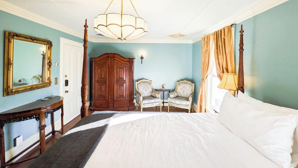The Weller House photo 34