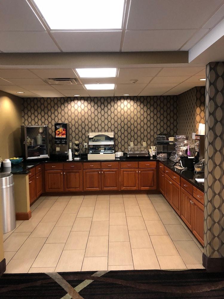 Country View Inn & Suites photo 37