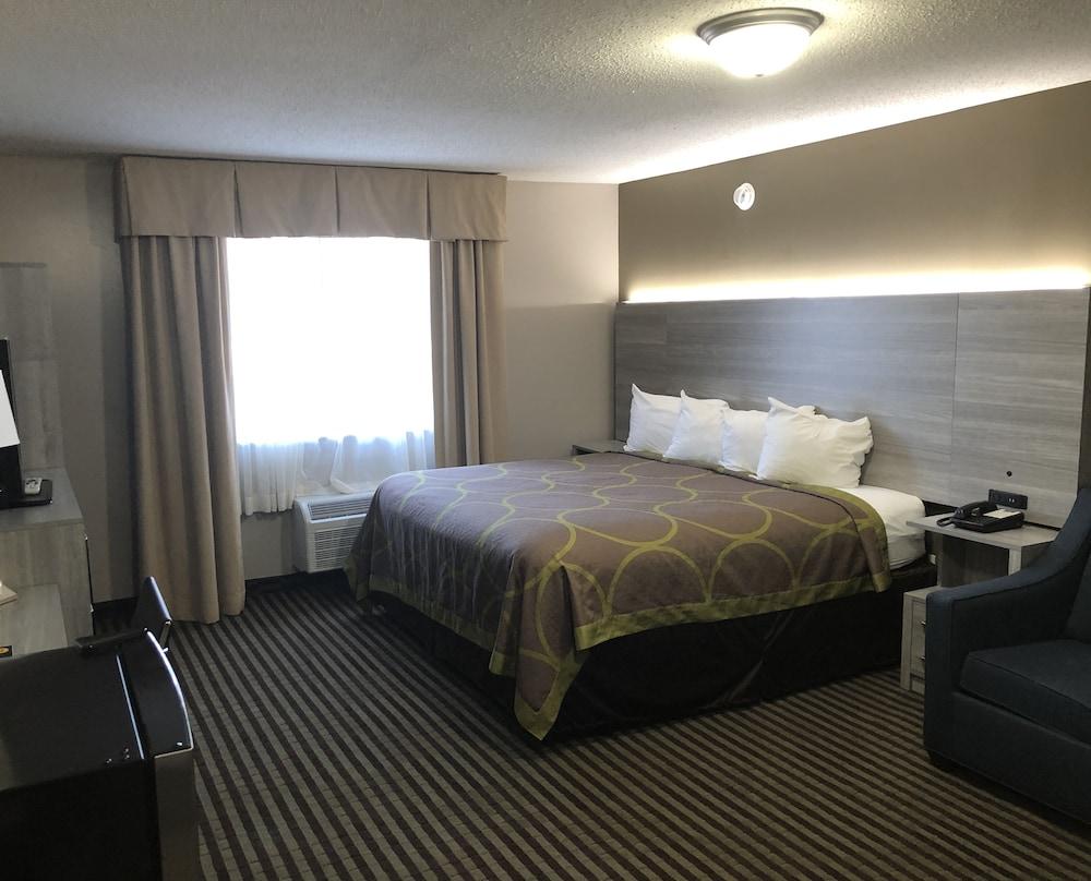 DuPont Suites photo 7