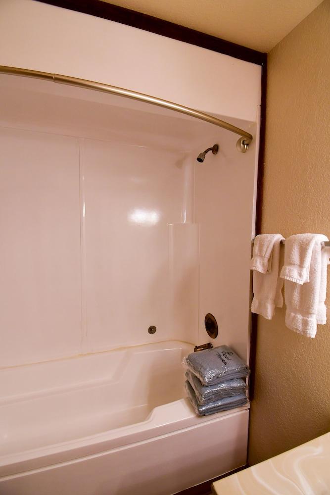 Inn at SilverCreek photo 48