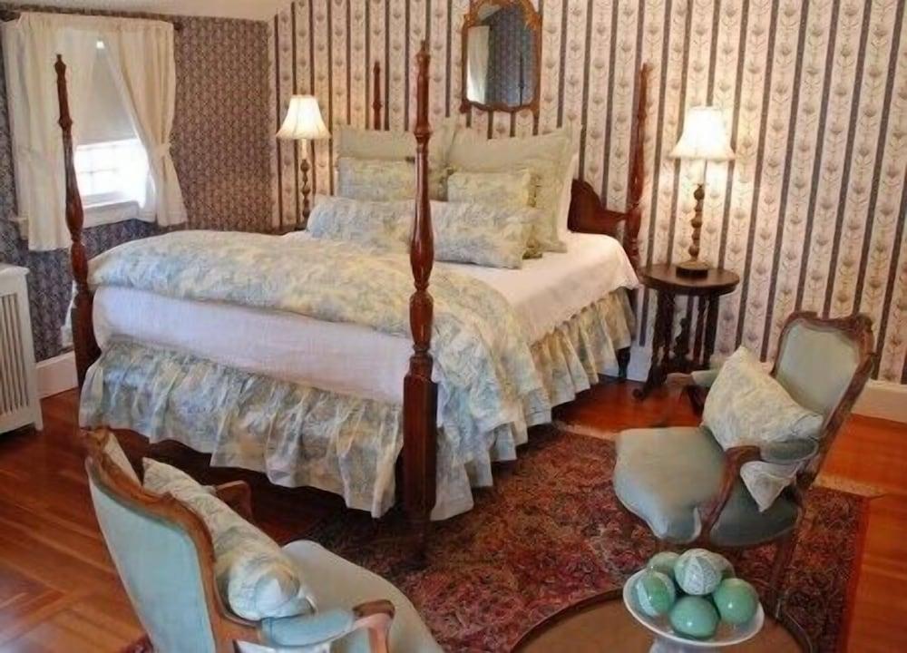 Bee and Thistle Inn photo 9