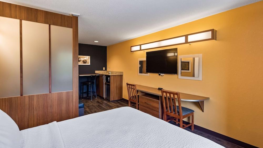 SureStay Plus Hotel by Best Western Keyser photo 9