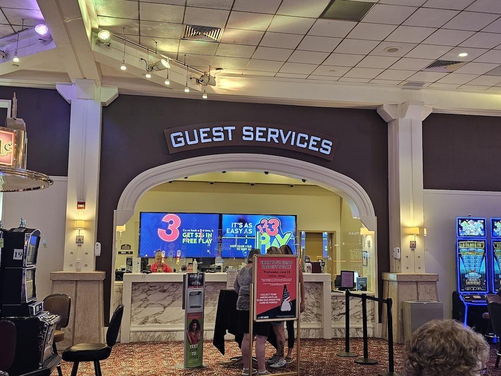 Wild Rose Casino & Hotel Clinton photo 9