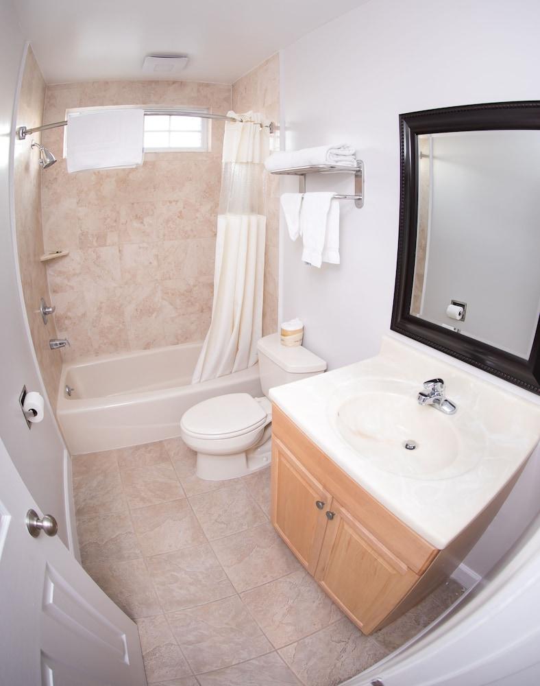 Metropolitan Inn & Suites photo 23