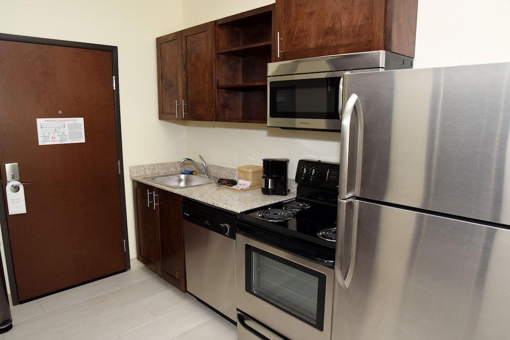 Home Away Suites photo 42