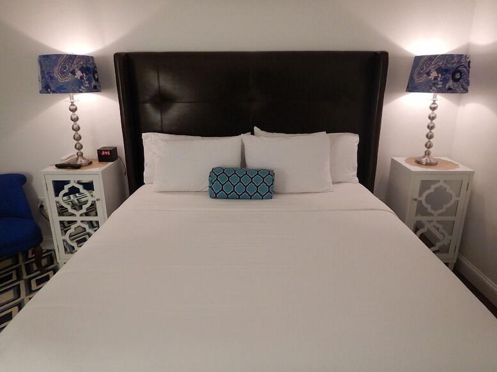 Carriage House photo 4