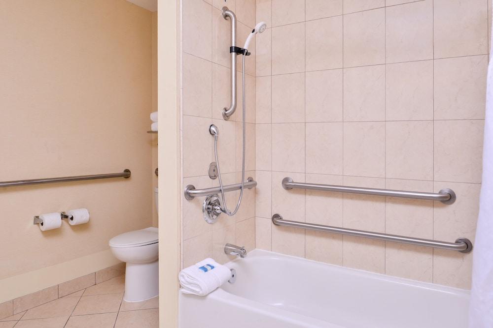 Holiday Inn Express Tampa N I-75 - University Area by IHG photo 12