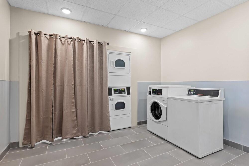 Everhome Suites Brownsville photo 49