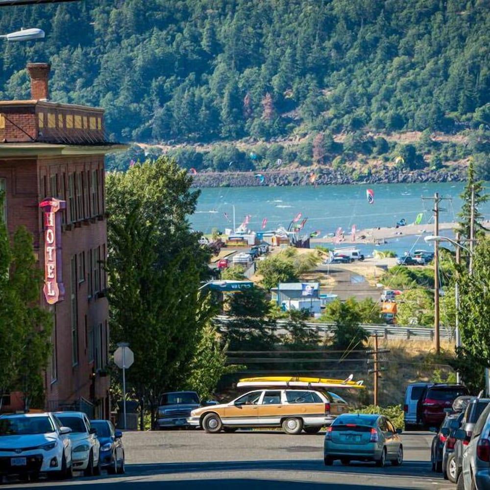 Hood River Hotel photo 32