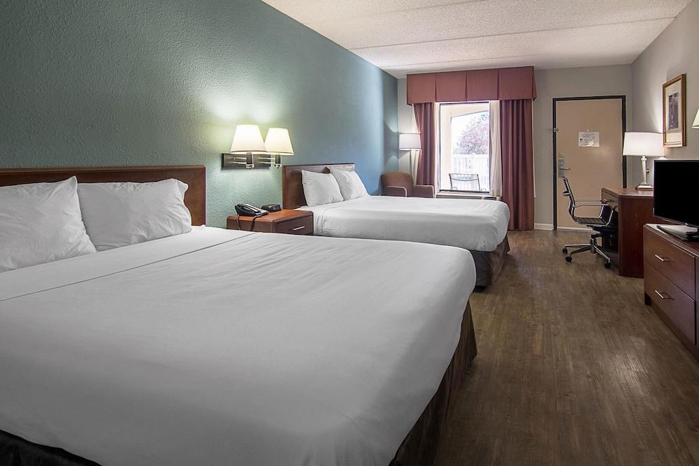 Econo Lodge photo 18