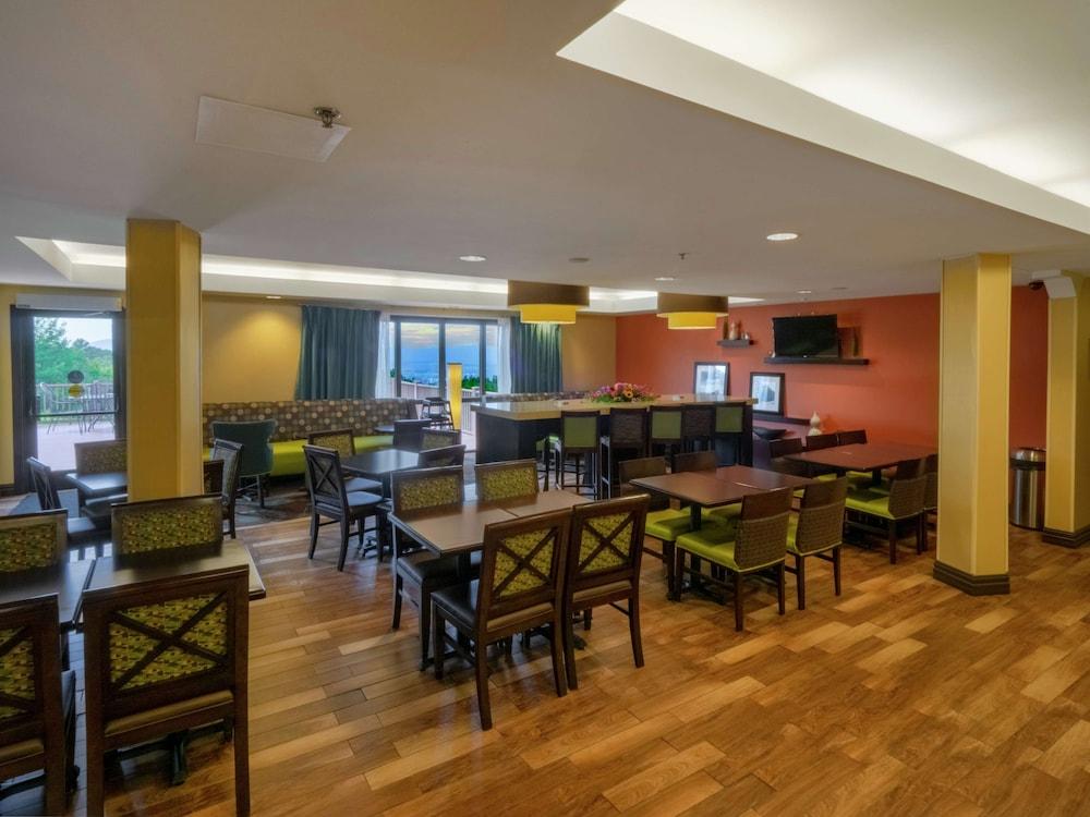 Hampton Inn Hazleton photo 4