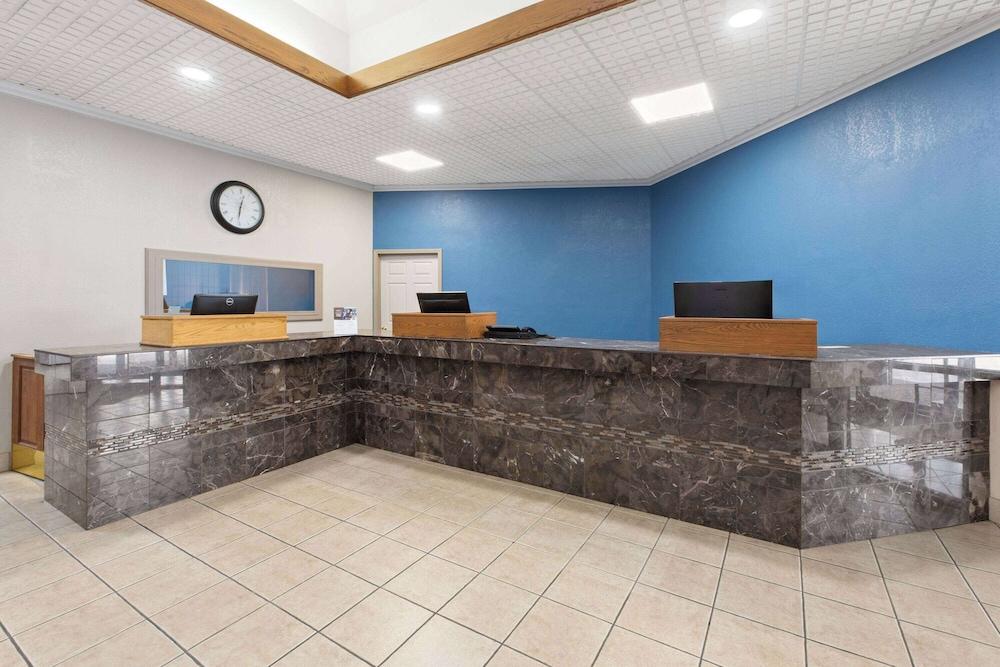 Baymont Inn and Suites by Wyndham Farmington, MO photo 10