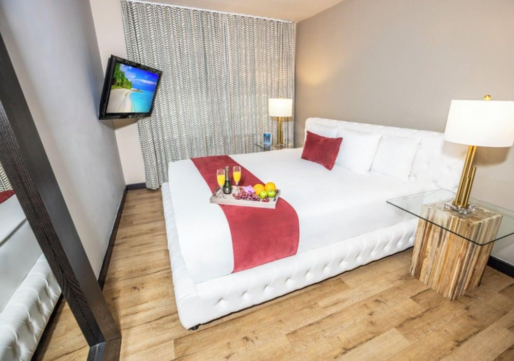 The Shoreline Suites photo 19
