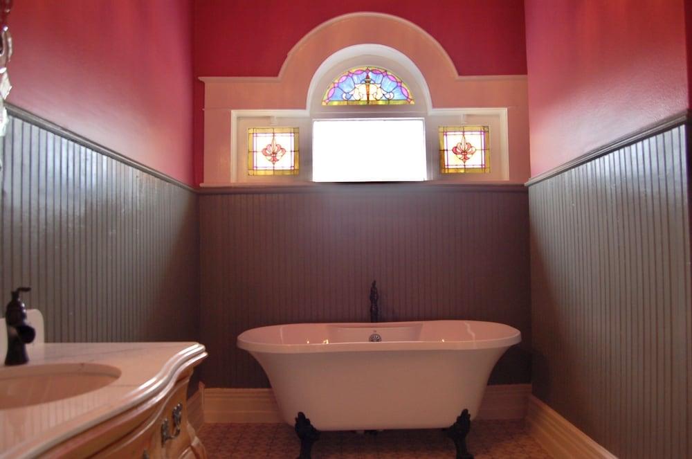 Laredo Mansion photo 13