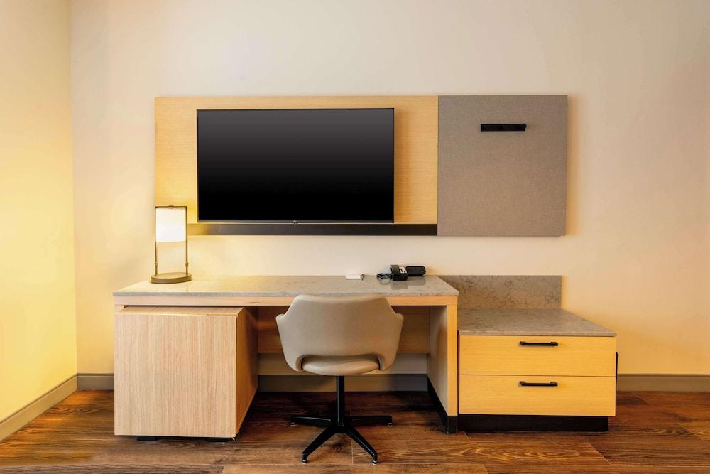 Hyatt Place Eagle Pass photo 14