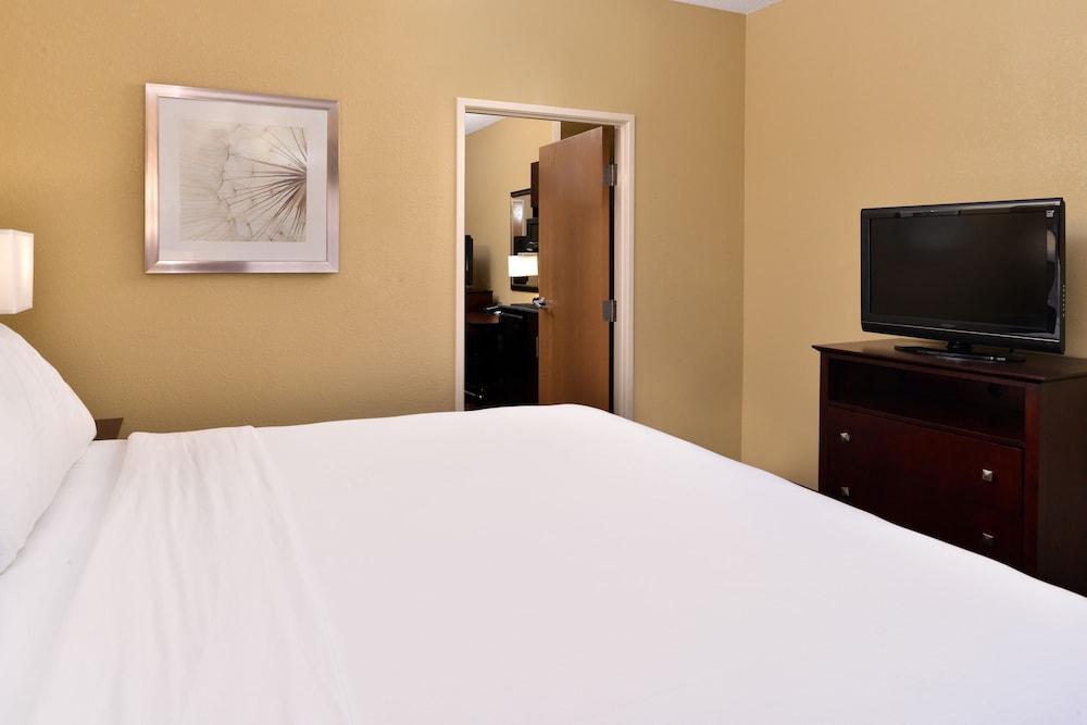 Comfort Inn & Suites Sharonville - Cincinnati North photo 4