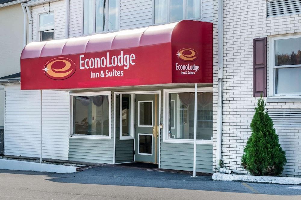 Econo Lodge Reading Airport photo 42