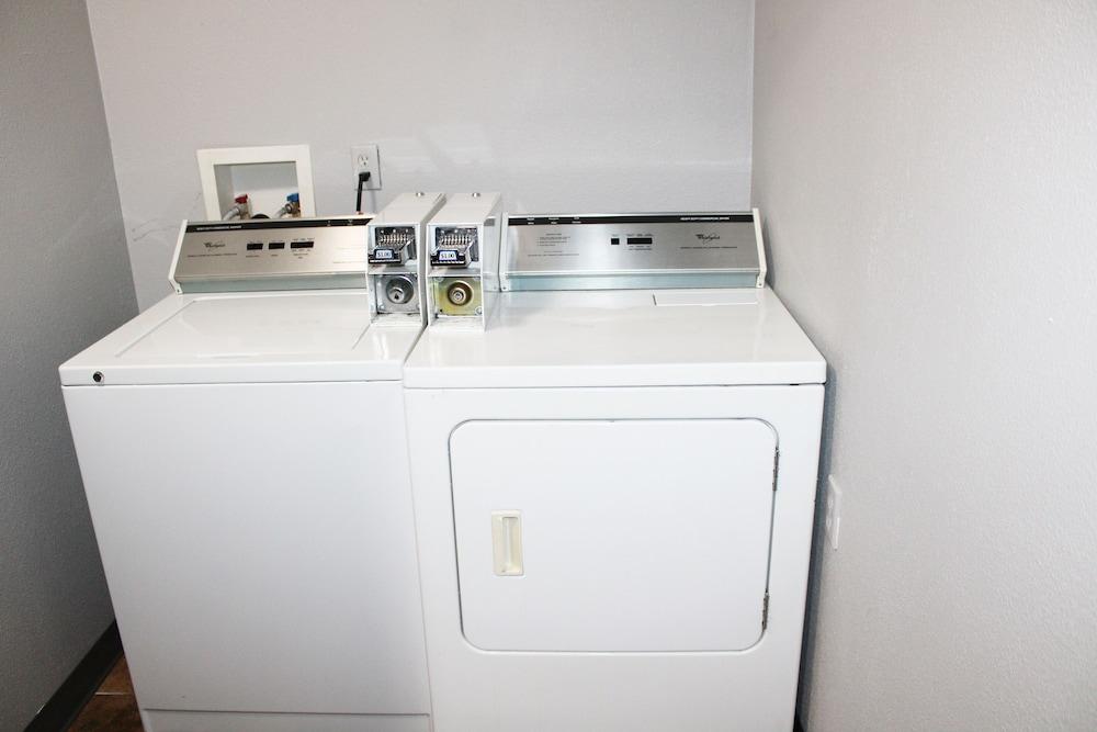 Greenlight Inn & Suites photo 29