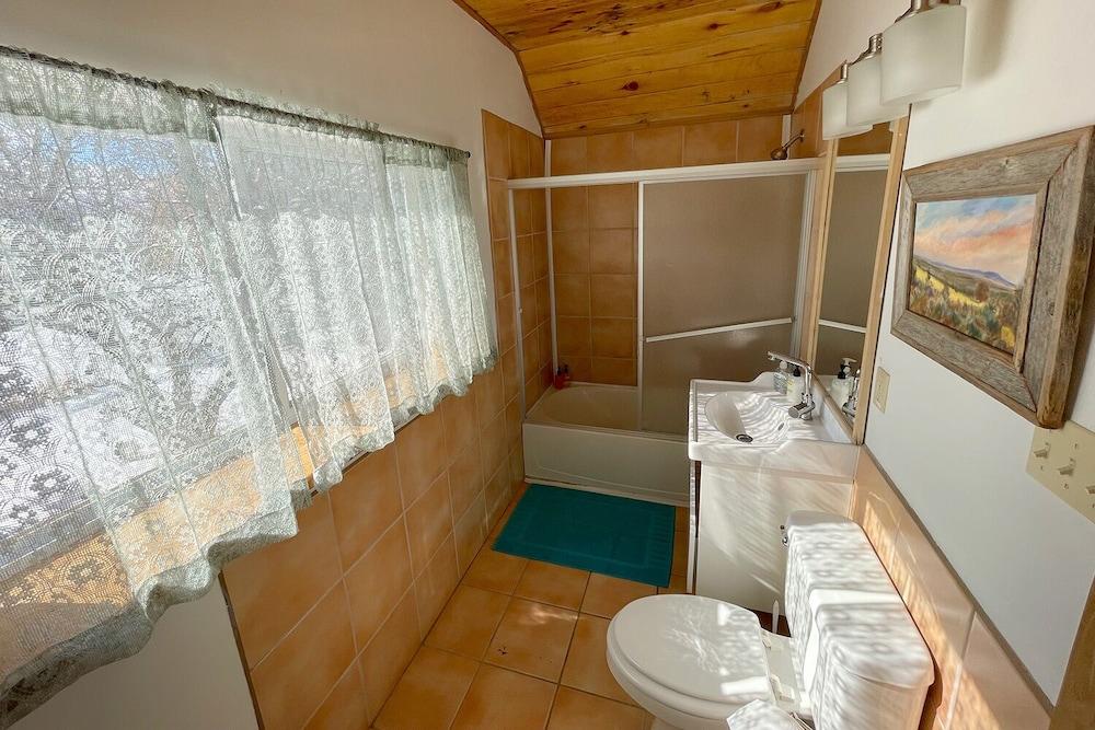 SnowMansion Taos Adventure Lodge photo 39