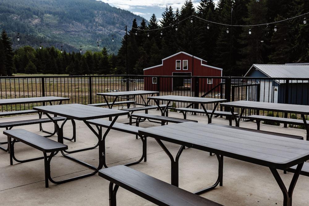 Silver Ridge Ranch photo 2
