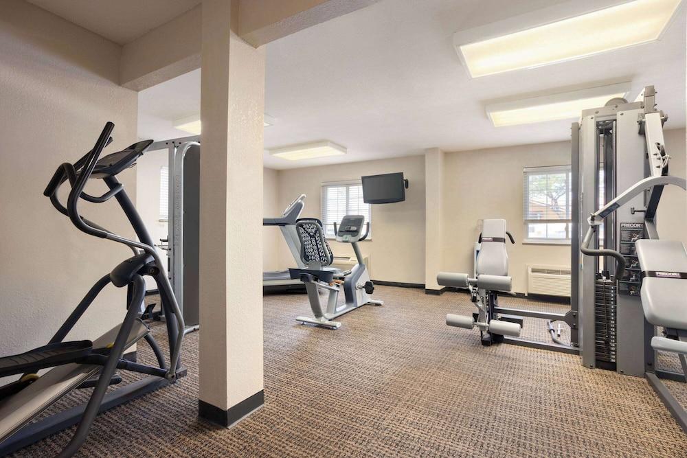 Baymont by Wyndham Kansas City KU Medical Center photo 9