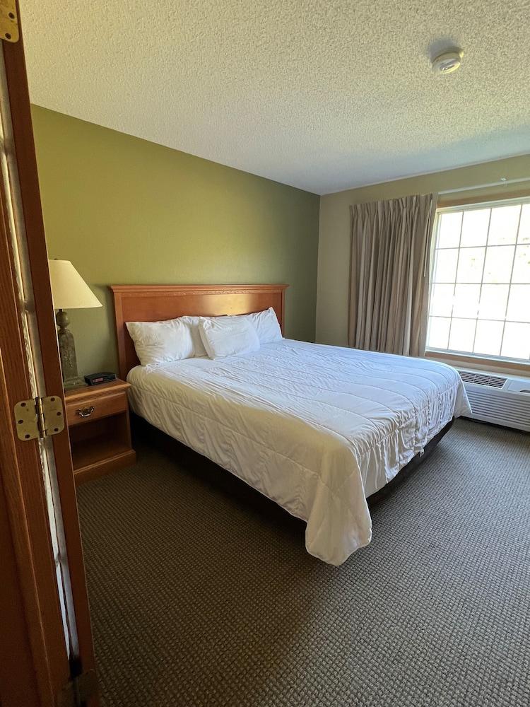 Country Inn Walker photo 10