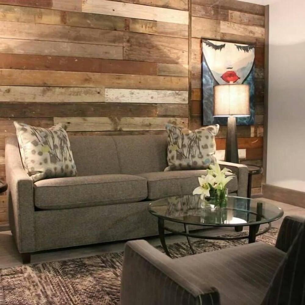 Vintage Block Inn & Suites photo 19