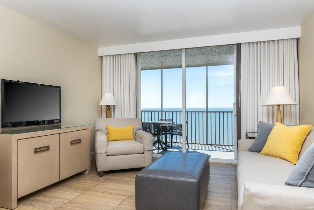 DiamondHead Beach Resort photo 31