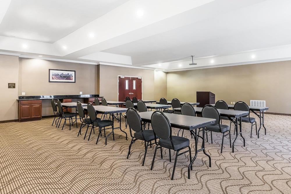 Comfort Suites Houston IAH Airport - Beltway 8 photo 27