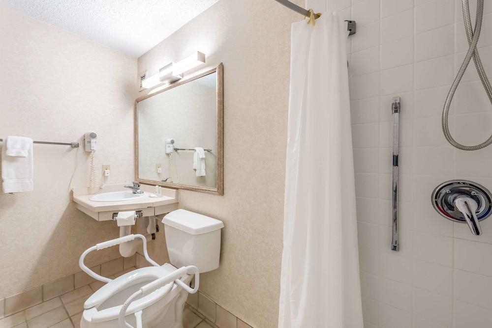 Quality Inn & Suites Brainerd photo 47