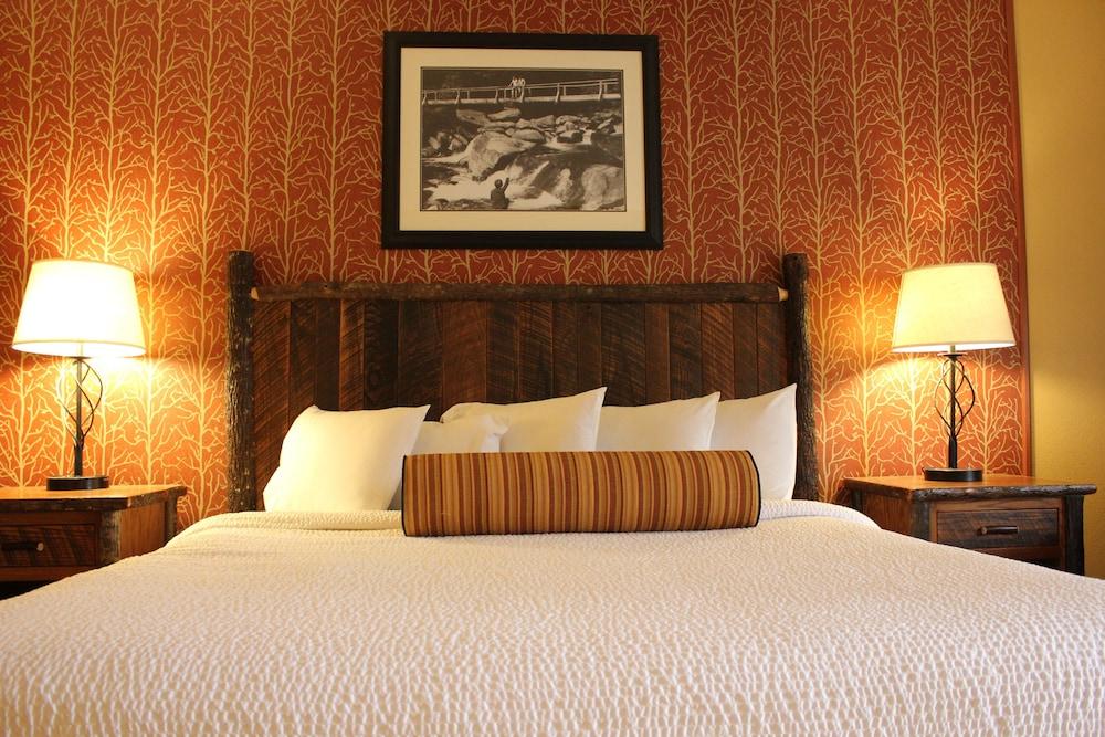 Old Creek Lodge photo 5