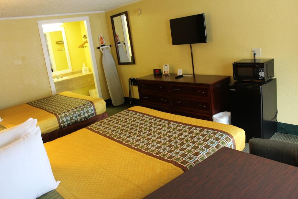 Americas Best Value Inn Conyer photo 13