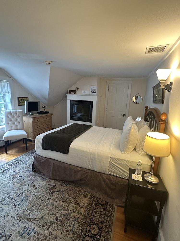 Buttermilk Falls Inn photo 8