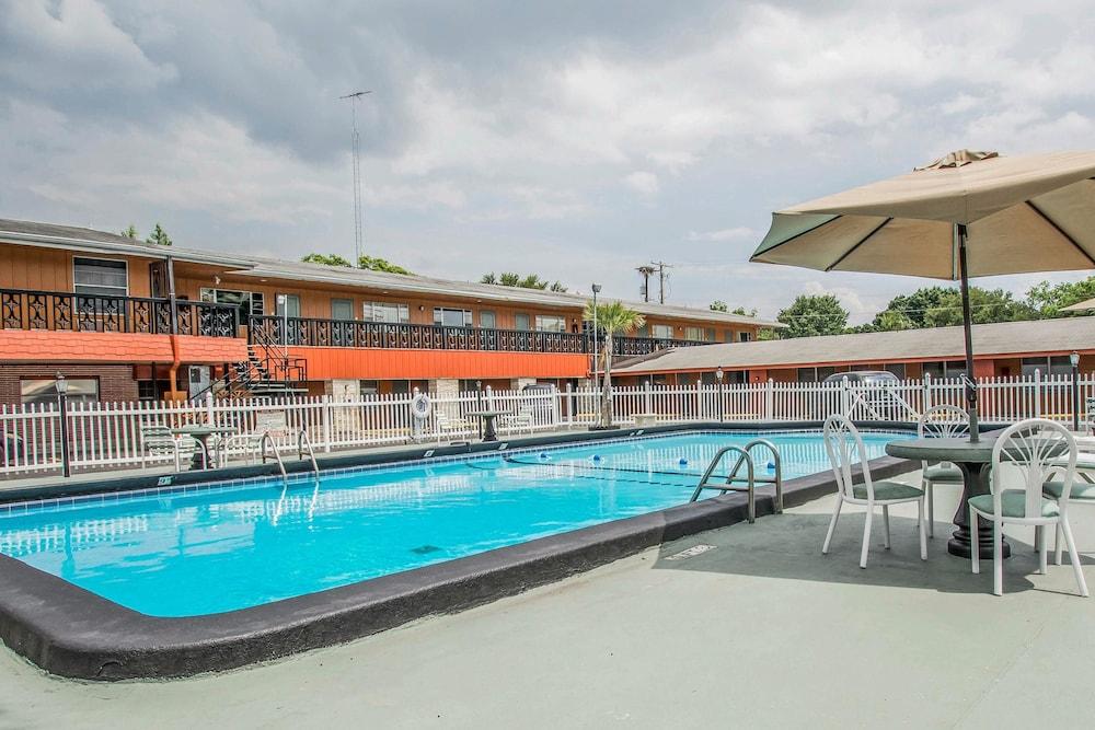 Rodeway Inn & Suites Winter Haven Chain Of Lakes photo 37