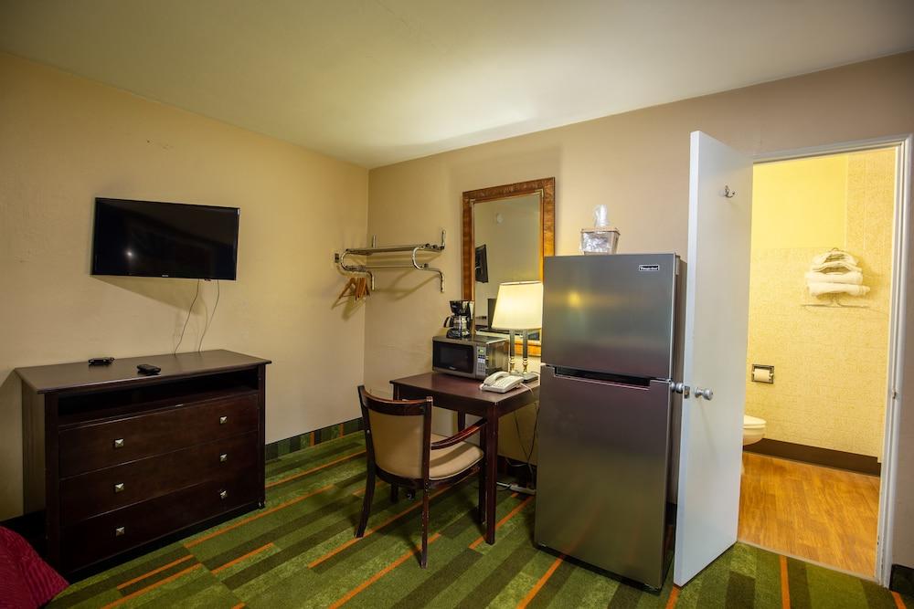 Budget Host Inn photo 9