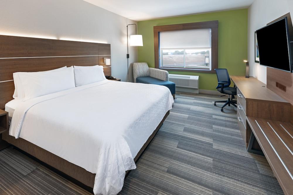 Holiday Inn Express & Suites Denton - Sanger by IHG photo 21