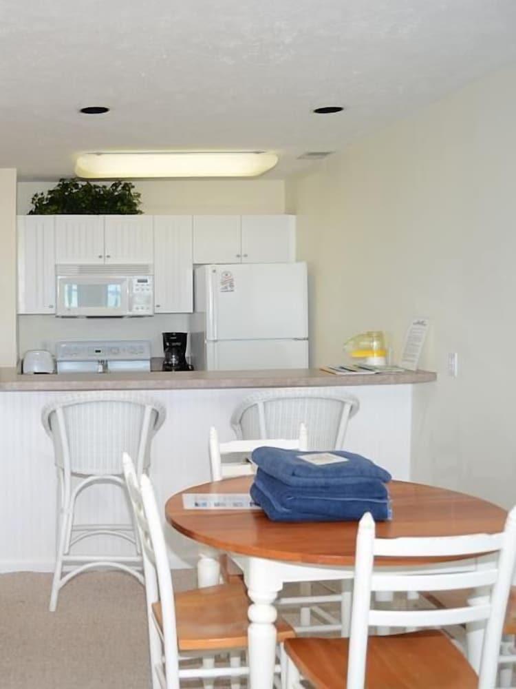 Beach Condominium Hotel photo 55