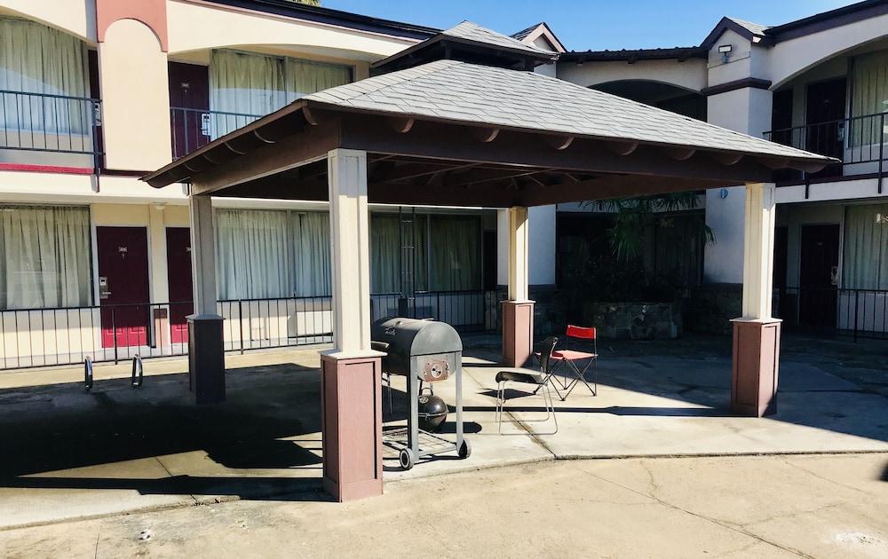 Executive Inn photo 18