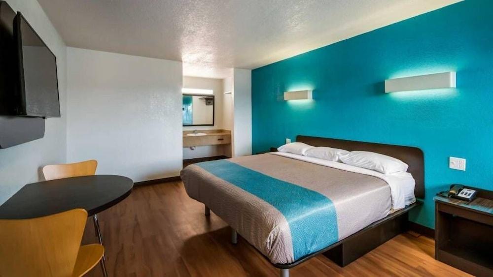 Motel 6 Houston, TX – FM 1960 - Bammel photo 12